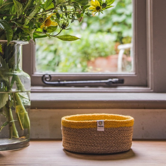 Jute Small Shallow Basket - Natural/Yellow